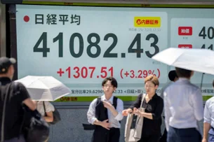 Bolsas globais: Ásia fecha em alta e Europa recua após corte de juros no Reino Unido
