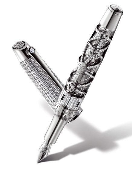 Caneta Caran d’Ache 1010 Diamond Edition em ouro branco 18 quilates, decorada com mais de 850 diamantes e ponta de ouro 18 quilates.