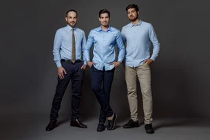 Como irmãos de 23 e 28 anos e um dermatologista criaram marca de skincare que já faturou R$ 1 bilhão