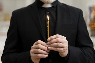IA sendo usada em obituários? O ChatGPT está ajudando a eternizar histórias nos EUA