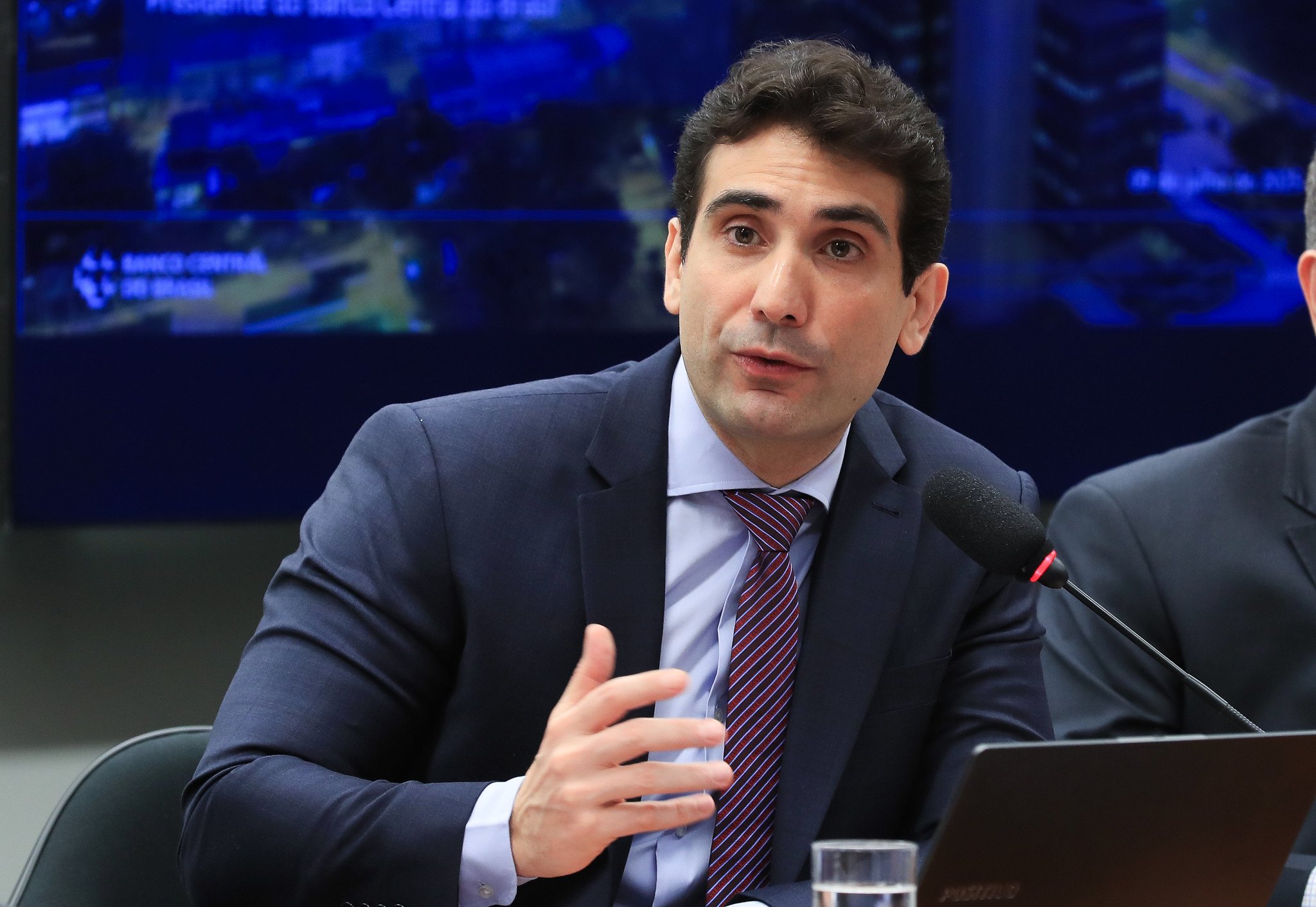Tarifaço: Brasil deve ser menos afetado que outros países, diz Galípolo