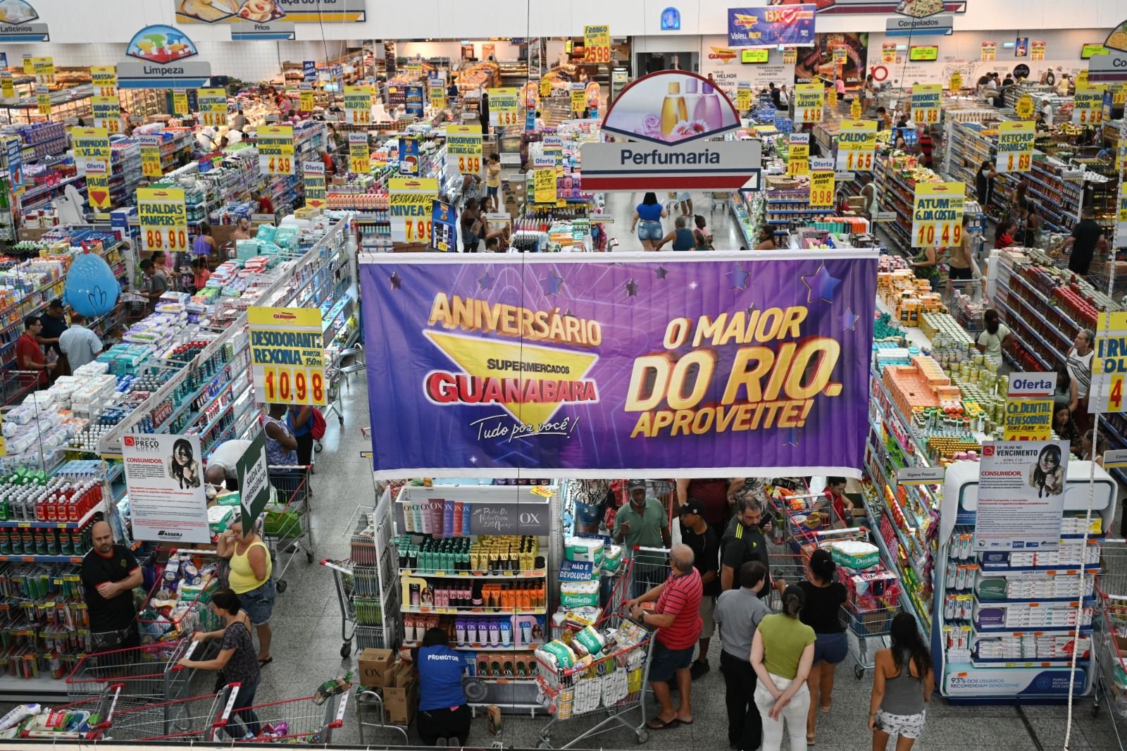 Como o supermercado Guanabara faz tanto sucesso cobrando preços baixos? Veja quanto fatura o negócio