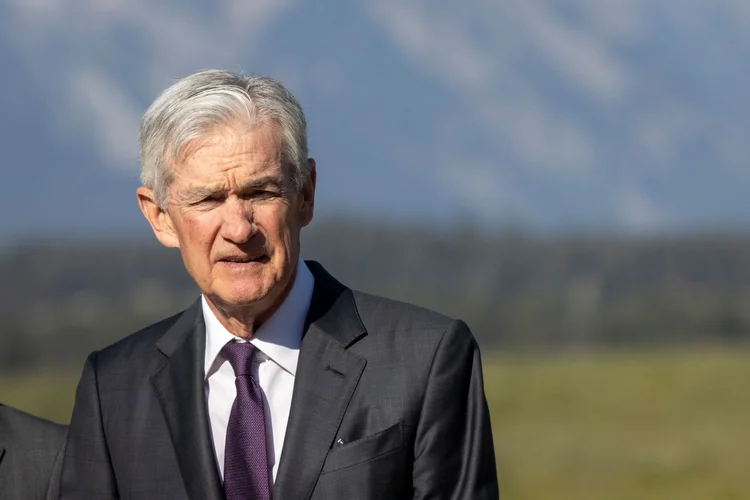 Jerome Powell: presidente do Fed sinalizou que riscos ao mercado de trabalho abrem espaço para corte de juros em setembro (Natalie Behring/Getty Images)