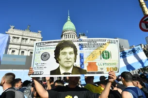 Por que o dólar bateu recorde na Argentina?
