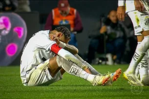 Após goleada, Neymar sai chorando do campo e técnico do Santos é demitido