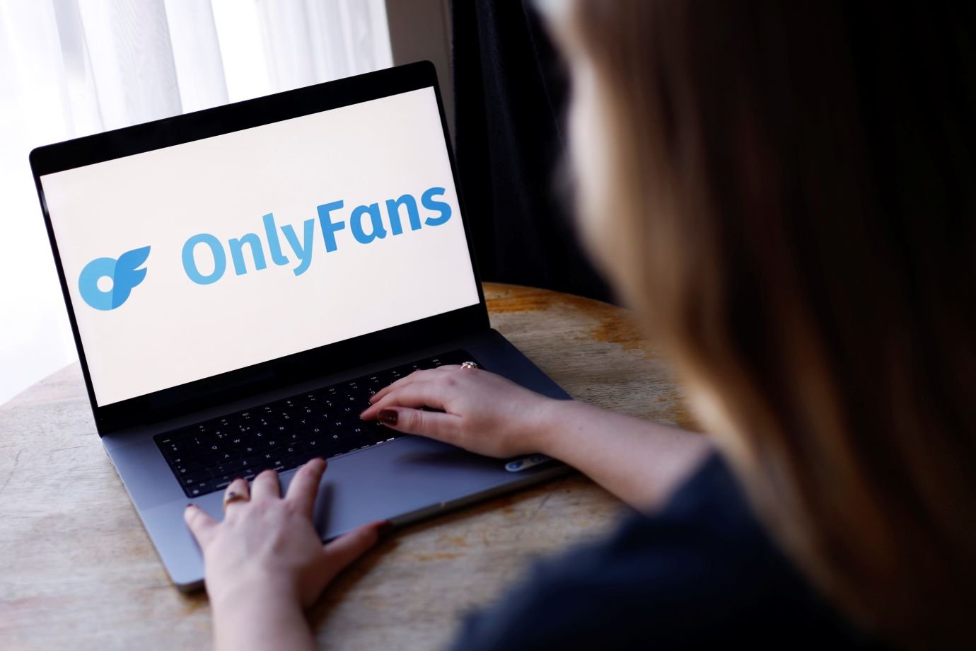 OnlyFans paga US$ 701 milhões em dividendos ao dono; empresa tem apenas 46 funcionários