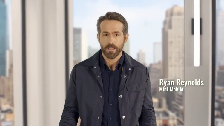 Ryan Reynolds: o ator comprou cerca de 25% da Mint Mobile em 2019 e, em 2023, vendeu a empresa para a T-Mobile por US$ 1,35 bilhão (YouTube/@MintMobile/Reprodução)