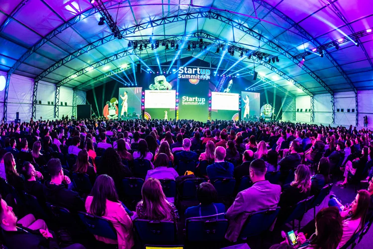 Startup Summit, em Florianópolis: Em dois dias, o evento realizado deve reunir pelo menos 10 mil participantes presenciais e 30 mil online (Divulgação/Divulgação)