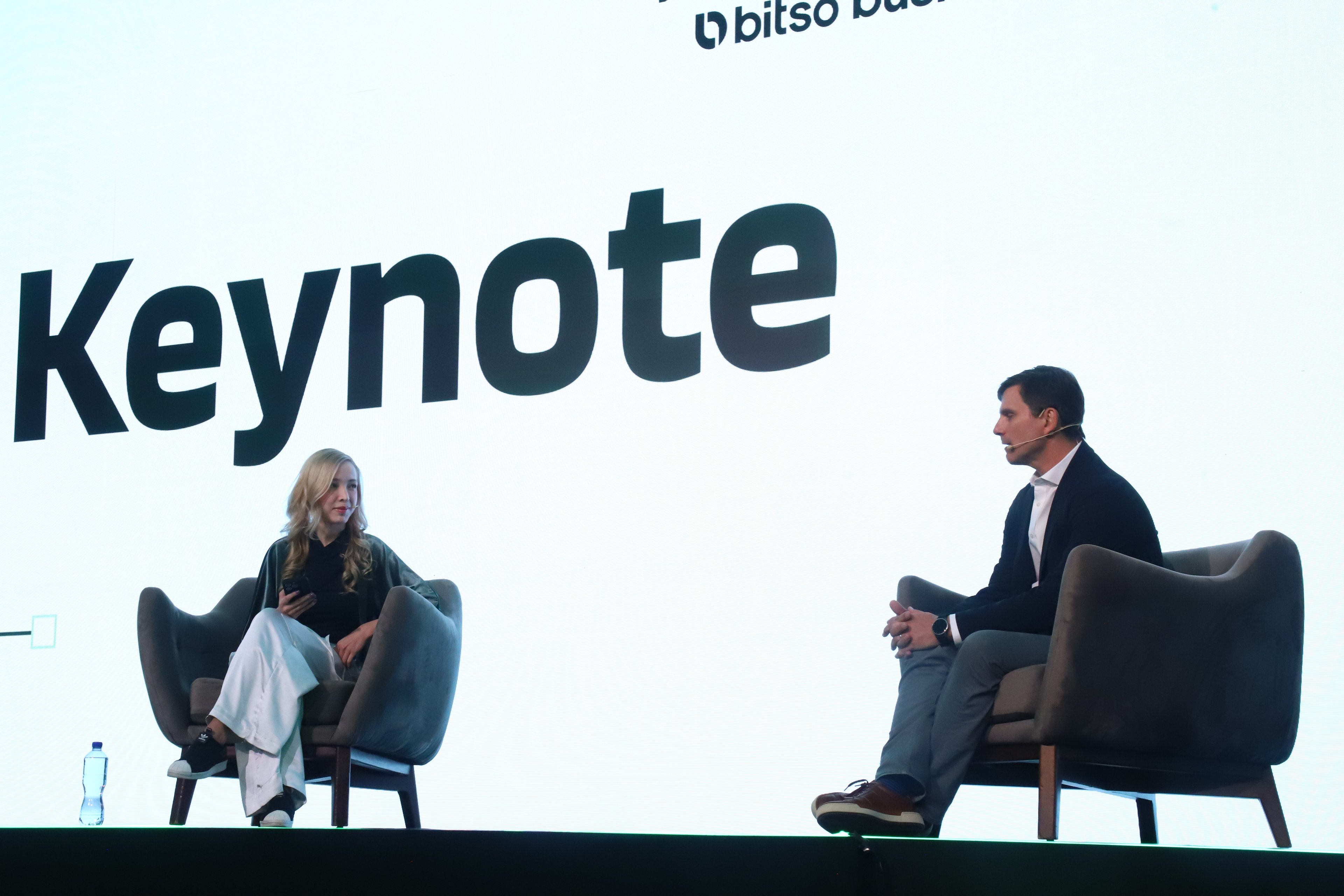 Bancos e empresas abraçaram a eficiência das stablecoins, diz vice-presidente da Ripple