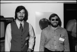 Imagem referente à matéria: Por que um dos fundadores da Apple vendeu todas as ações da empresa