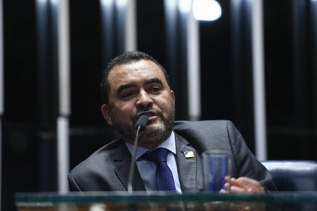 Governador do Tocantins é afastado em operação da PF que investiga desvio de recursos