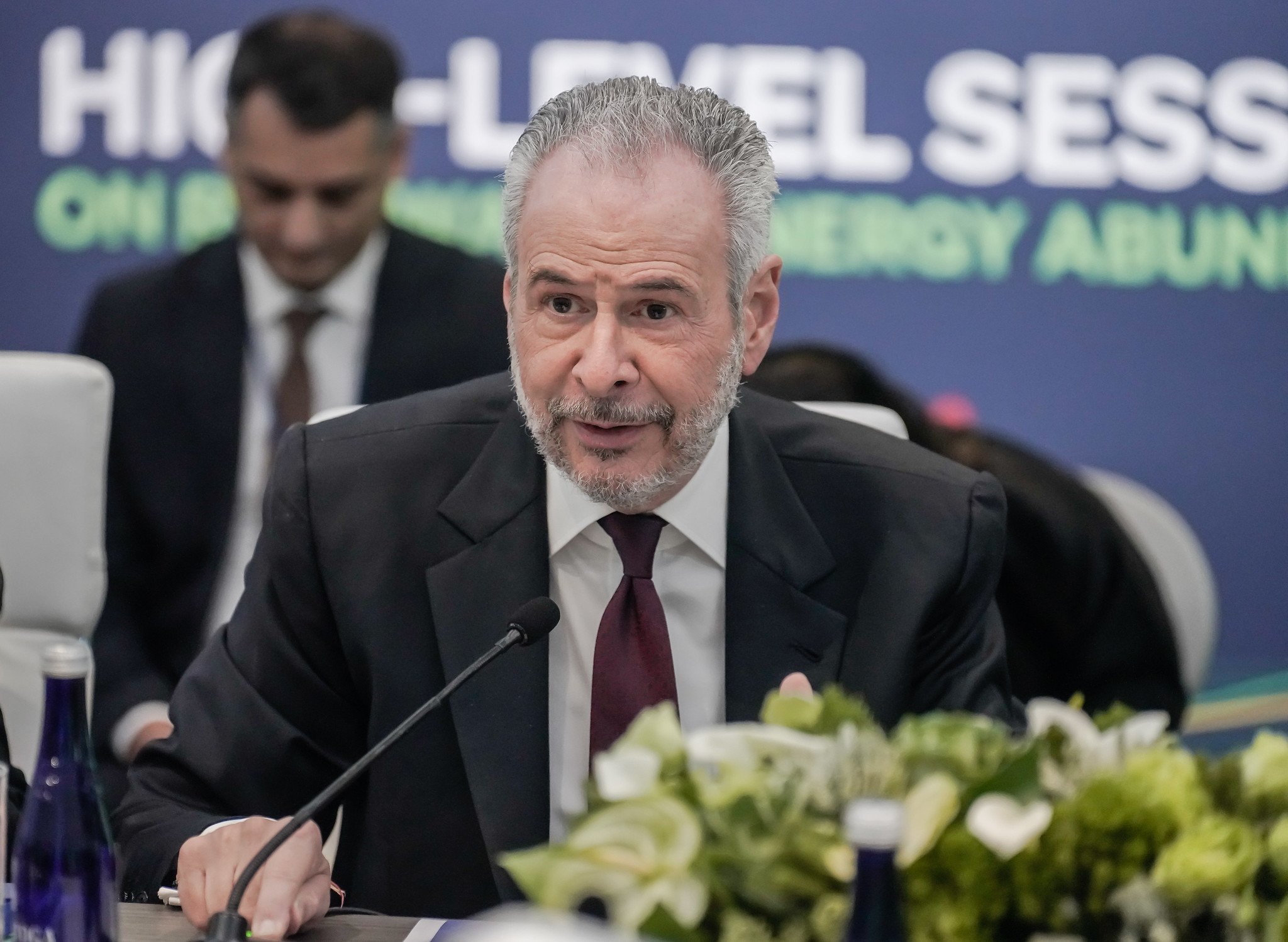 Exclusivo: 48 países entregam metas climáticas e China deve anunciar ainda hoje, diz Corrêa do Lago