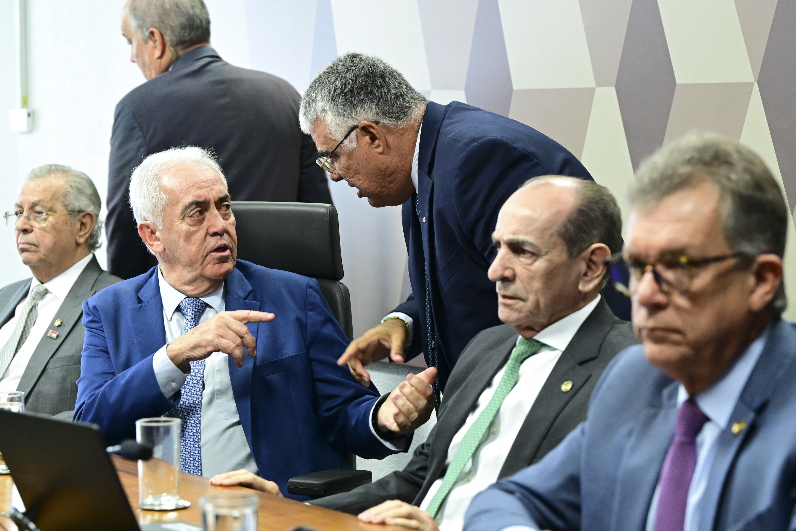 CCJ do Senado rejeita PEC da Blindagem por unanimidade e projeto deve ser arquivado