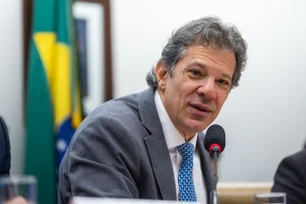 Imagem referente à matéria: Haddad diz que é 'loucura' atrelar votação de anistia e isenção de IR para quem ganha ate R$ 5 mil