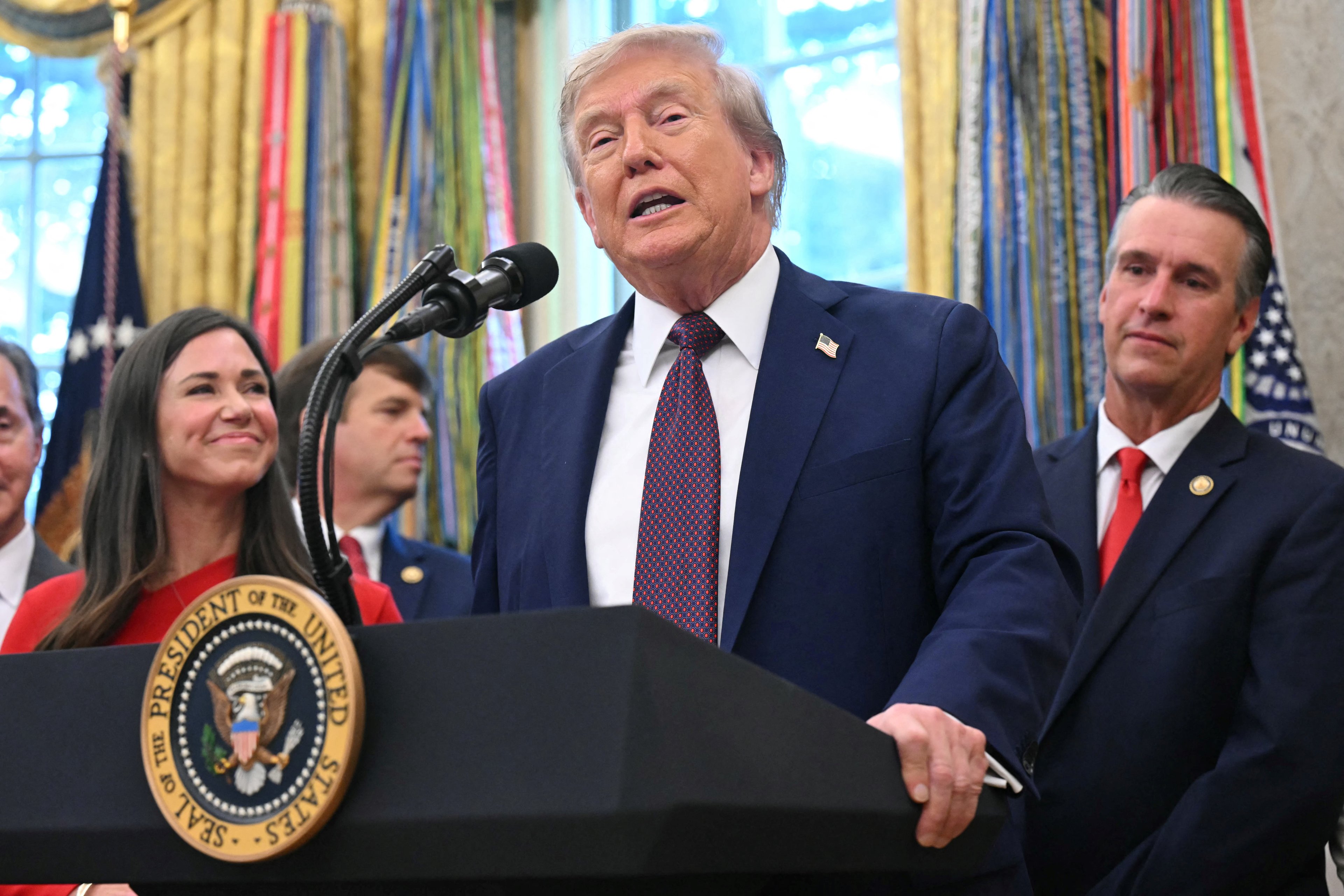 Trump se diz pronto para enviar mais tropas americanas para a Polônia