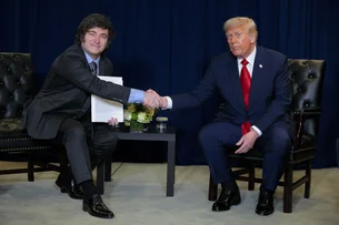 Após conversa de Trump e Milei, EUA negociam US$ 20 bilhões em trocas cambiais para Argentina