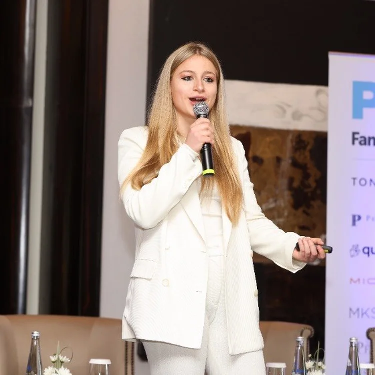Alyx van der Vorm, CEO e fundadora da Clyx (Fonte: LinkedIn | Reprodução)