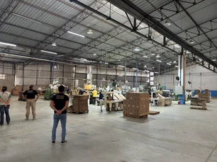 Imagem referente à matéria: 10 carretas e R$ 6 mi em mercadorias: o saldo da maior operação do ano contra cigarros clandestinos