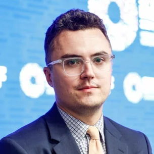 Homem de 29 anos trata salário militar como bônus e consegue lucrar US$ 82 mil por ano com isso