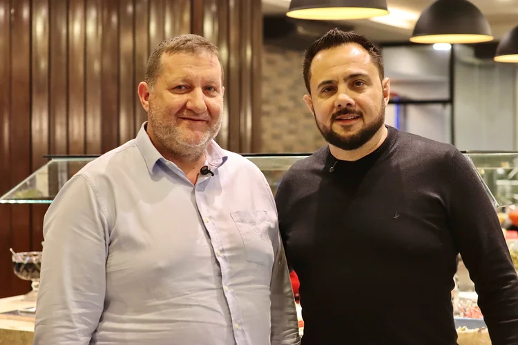 Edival Spricigo, o Faxa, e Cleber Broch, da D'Bréscia: Estamos comprando mais de 100 toneladas de carne por mês e vendendo 110.000 refeições" (D'Bréscia Churrascaria/Divulgação)