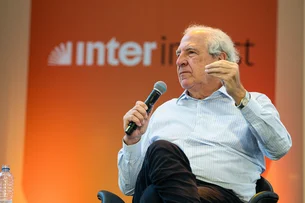 Brasil encomenda crise futura ao manter juros altos por tanto tempo, diz Rubens Menin