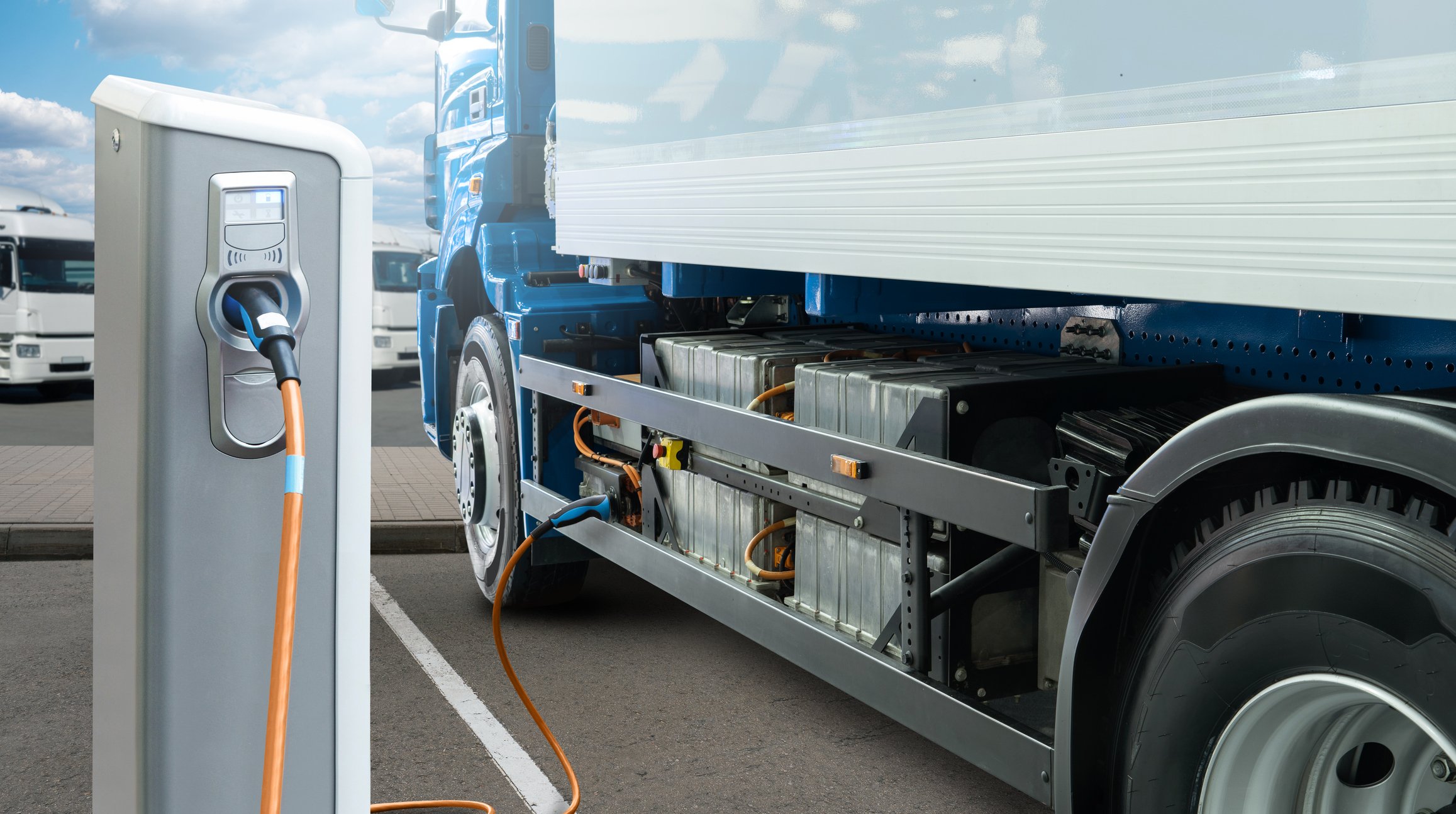 Brasil pode economizar R$ 5 bi e reduzir 46% das emissões com caminhões elétricos, diz estudo