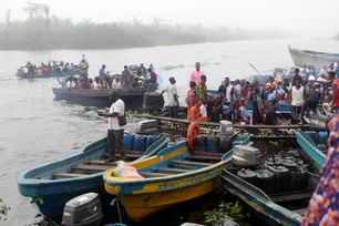 Imagem referente à matéria: Naufrágio em rio na Nigéria deixa ao menos oito desaparecidos e 32 mortos