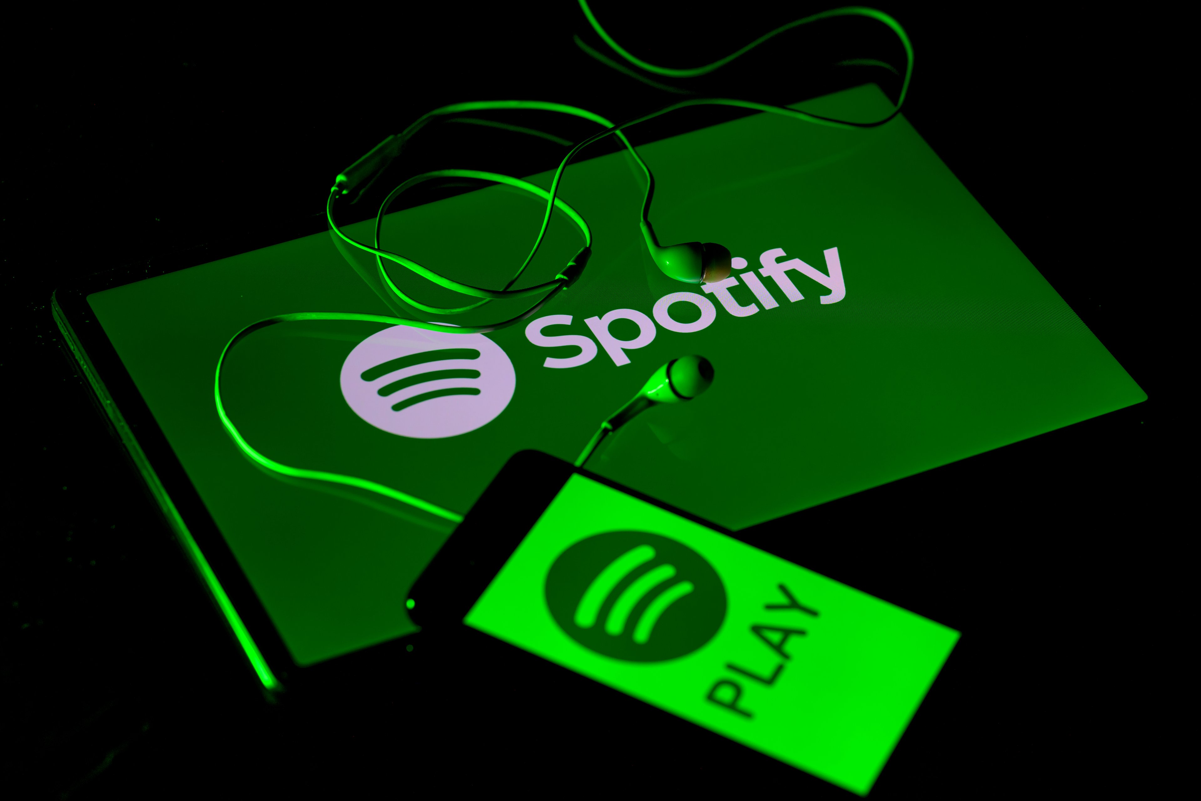 Spotify remove 75 milhões de faixas que usaram IA e anuncia regras para a tecnologia