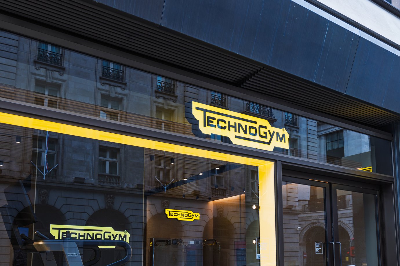 Fórmula 1 leva tecnologia de ponta ao bem-estar dos funcionários em parceria com a Technogym