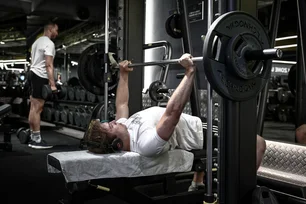 Imagem referente à matéria: Estudo revela que pessoas musculosas apresentam envelhecimento cerebral mais lento