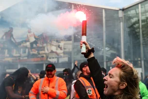 Protestos na França: bloqueios mobilizam mais de 70 mil agentes em atos contra Macron