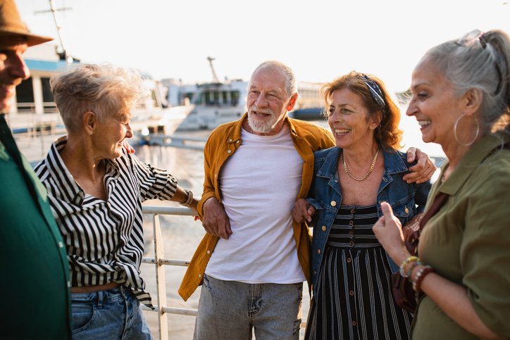 Opinião: é hora de abandonar os clichês e abraçar o desejo de viver intensamente do público 60+