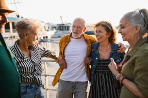 Opinião: é hora de abandonar os clichês e abraçar o desejo de viver intensamente do público 60+