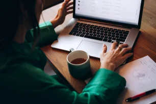 Imagem referente à matéria: Como usar o ChatGPT e Gemini para conquistar empregos mais rápido