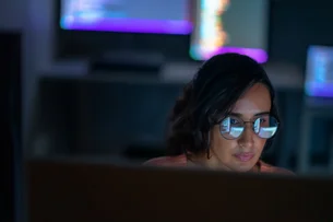 Trabalhos do futuro? Veja 7 carreiras em IA que já pagam até R$ 1 milhão por ano