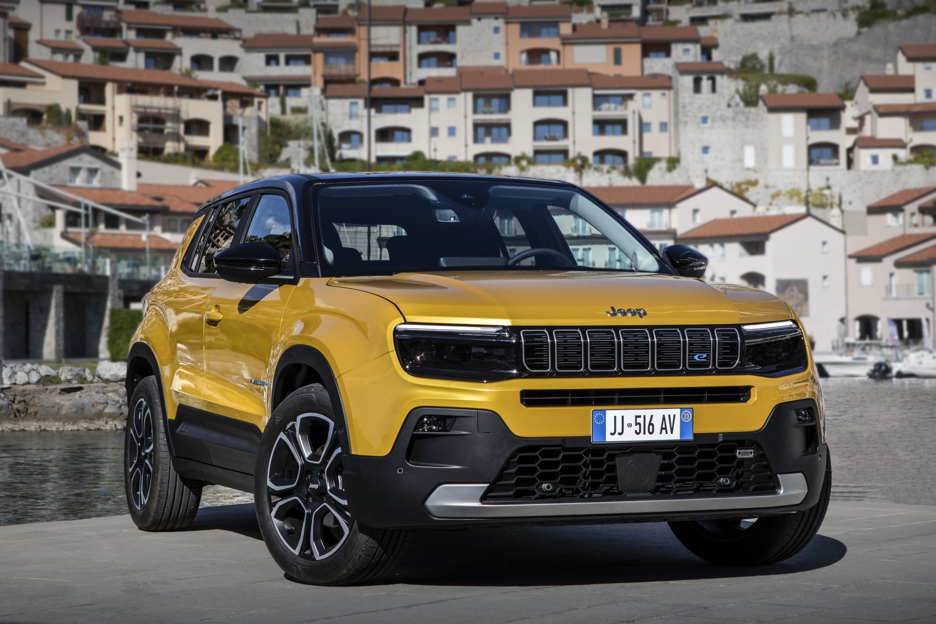 Cherokee e Avenger: como são os carros mais importantes da década para a Jeep
