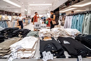 Imagem referente à matéria: Taxa de desemprego cai para 5,4% em outubro, a menor da série histórica