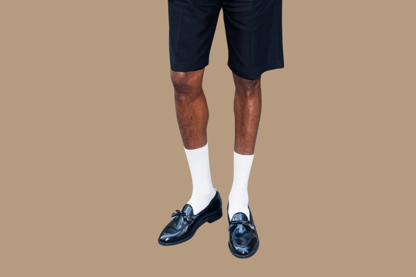 Loafers and white socks: how a 1950s style conquered celebrities and became a 2025 Ttrend