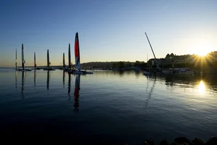 Imagem referente à matéria: Catamarãs que voam a 100 km/h: como a competição Rolex Sail GP está redefinindo o esporte da vela