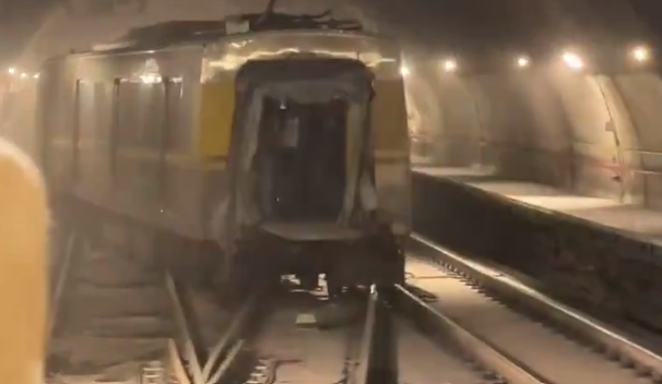 Linha 4-Amarela segue com lendidão após descarrilamento partir trem ao meio