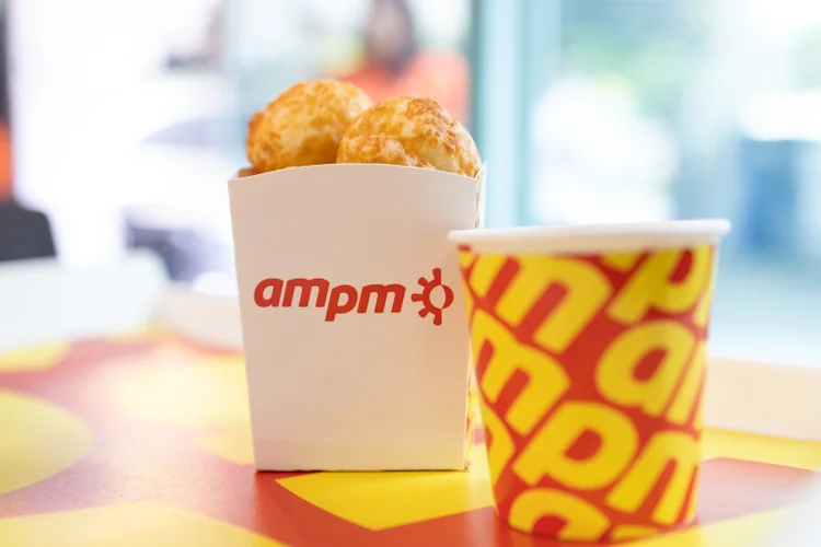 A operação de trazer a marca Krispy Kreme ao Brasil nasceu de uma joint venture com a AmPm, maior rede de conveniência do Brasil, controlada pelos Postos Ipiranga (Ipiranga /Divulgação)