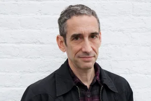 Imagem referente à matéria: Douglas Rushkoff: o risco da IA é transformar marcas em cópias umas das outras