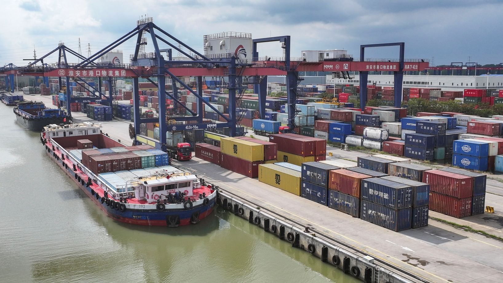 Exportações chinesas caem 1,1% em outubro