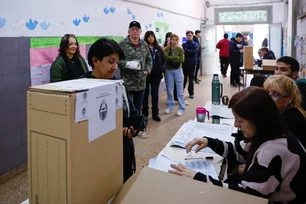 Imagem referente à matéria: Urnas fecham na província de Buenos Aires, que vive expectativa por resultado de eleição