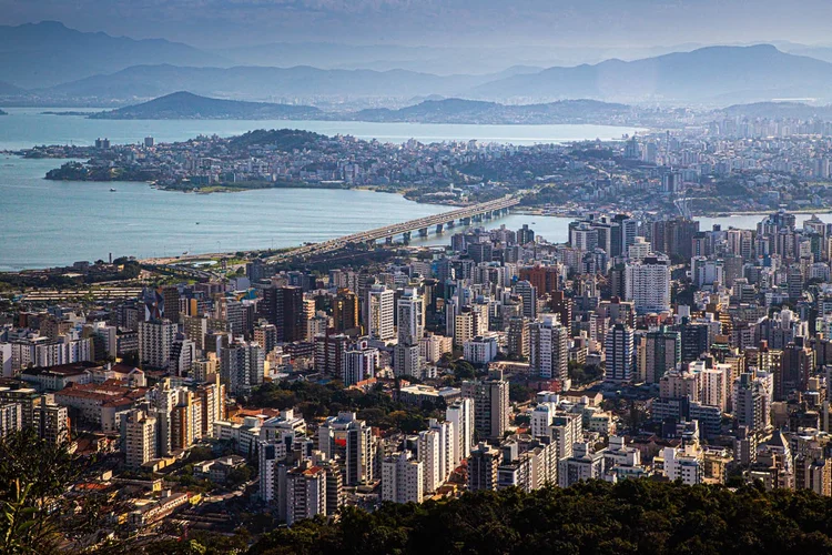 Florianópolis: em 2025, a cidade tem 5.666 nômades digitais, uma alta de 224% em seis anos. Evolução coloca a cidade à frente de outros hubs globais conhecidos, como Bali e Cidade do México (Leandro Fonseca /Exame)