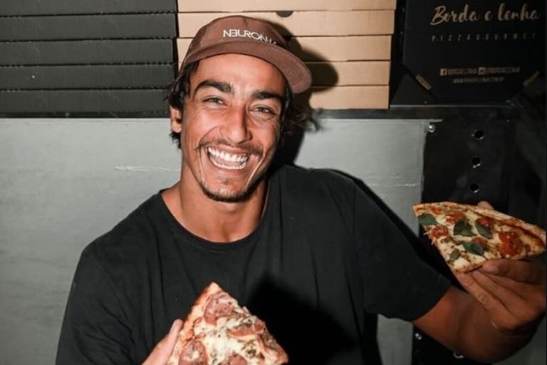 Gabriel Farrel, fundador da pizzaria Borda e Lenha, morre em salto de paraquedas no Rio