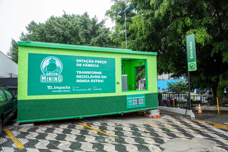 Com nove unidades em São Paulo, Minas Gerais, Bahia e Tocantins, as estações são como contêineres de depósito de resíduos que compram os recicláveis (Green Mining/Divulgação)