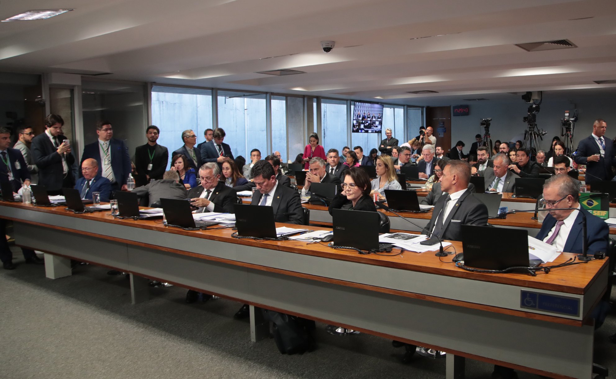 CPI do INSS acusa presidente da Conafer de operar descontos ilegais em aposentadorias