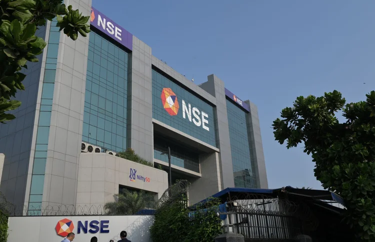 NSE, bolsa de Mumbai: índice Nifty IT caiu 3% após o anúncio do aumento da taxa de vistos para estrangeiros (Indranil Aditya/NurPhoto/Getty Images)