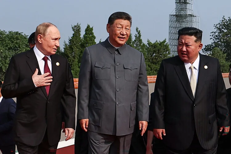Vladimir Putin, Xi Jinping e Kim Jong-un em evento em Pequim nesta quarta-feira, 3 (ALEXANDER KAZAKOV/POOL/AFP /Getty Images)